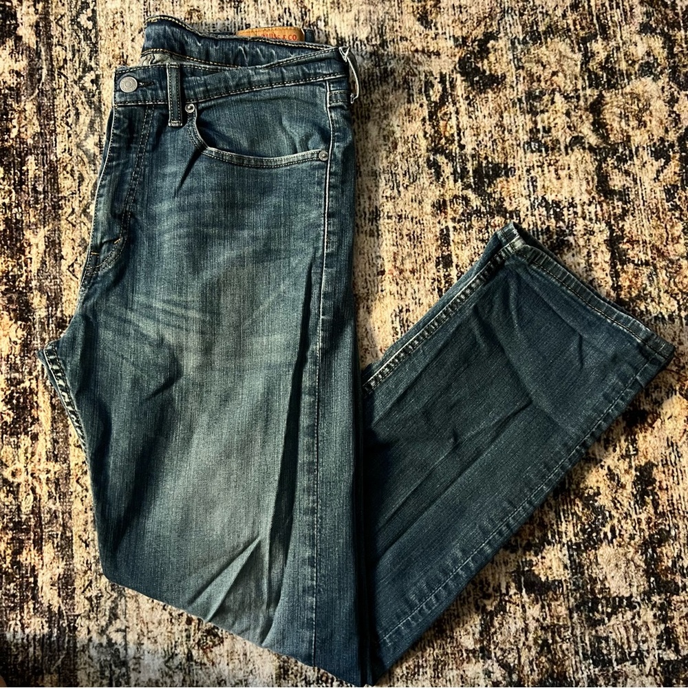 Levis means jeans W34 L32